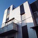 『大型フールバルコニーのある３階建て２世帯住宅』